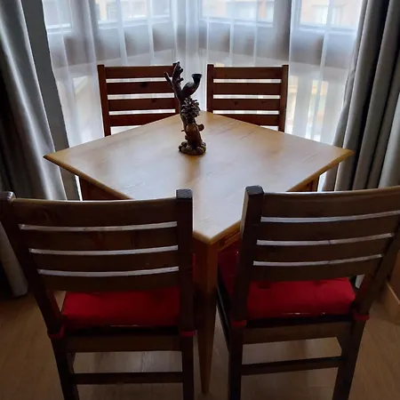 Piringolf Apartment *